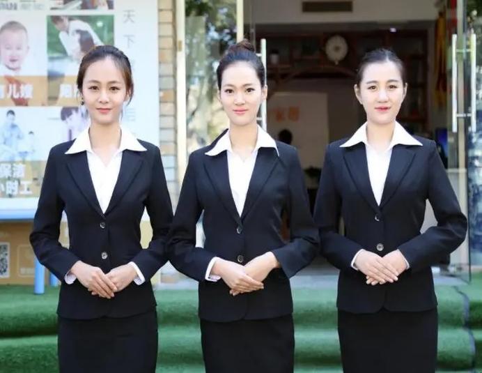 專業禮儀服務 接待與主持的藝術融合